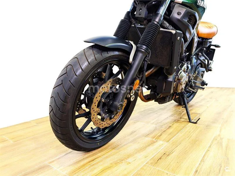 Yamaha XSR700 - Vista 6