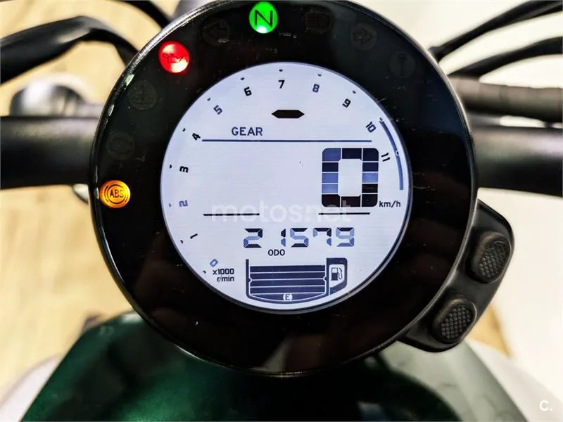 Yamaha XSR700 - Vista 7
