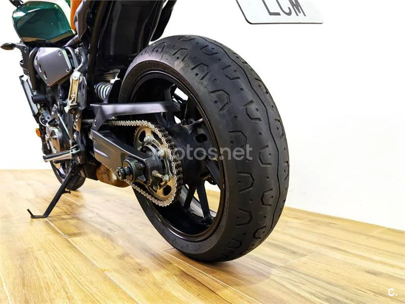 Yamaha XSR700 - Vista 10
