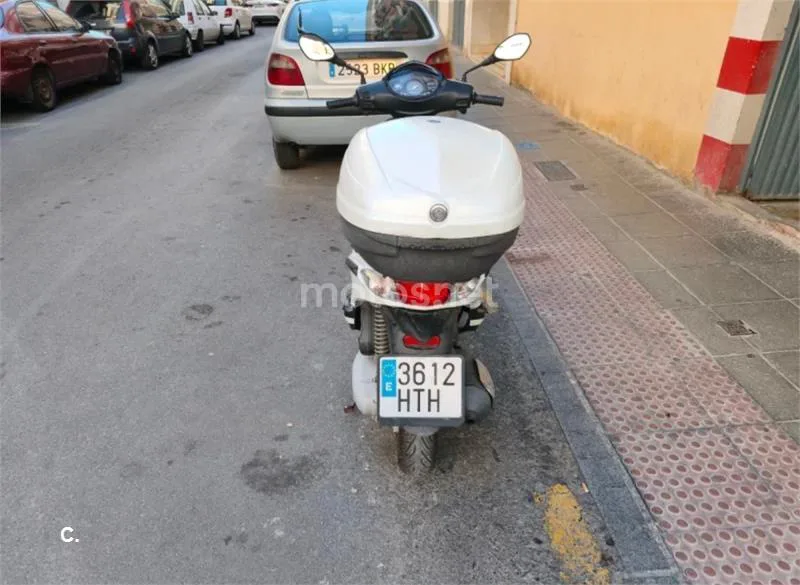 Piaggio Fly 125 - Vista 4