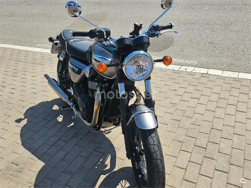 Triumph Bonneville T100 - Vista 3