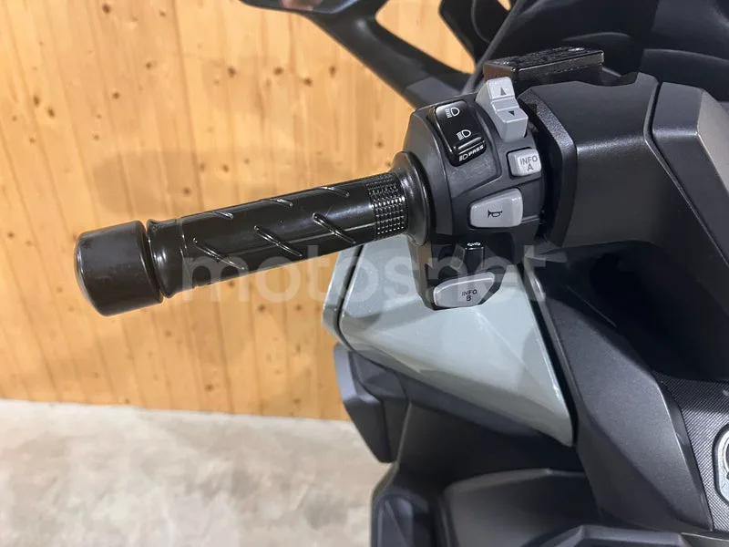 Honda Forza 125 - Vista 13