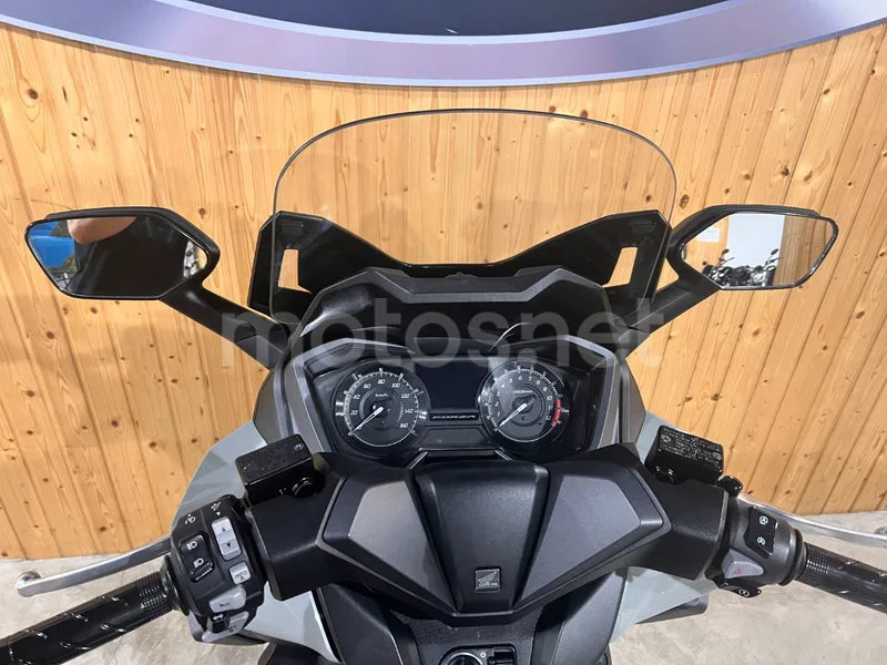 Honda Forza 125 - Vista 15