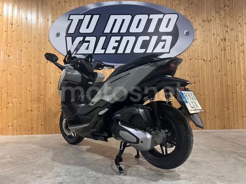 Honda Forza 125 - Vista 17