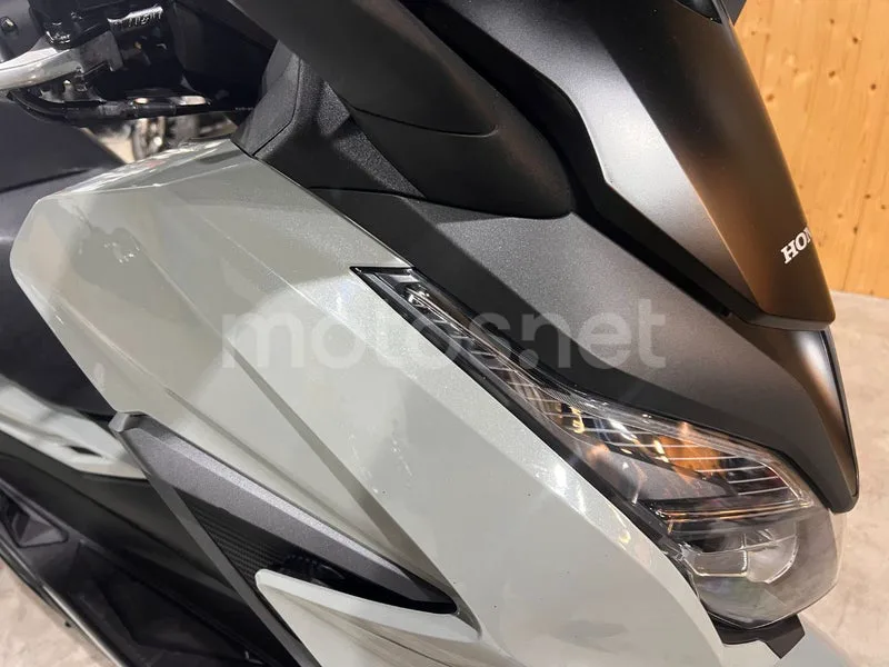 Honda Forza 125 - Vista 32