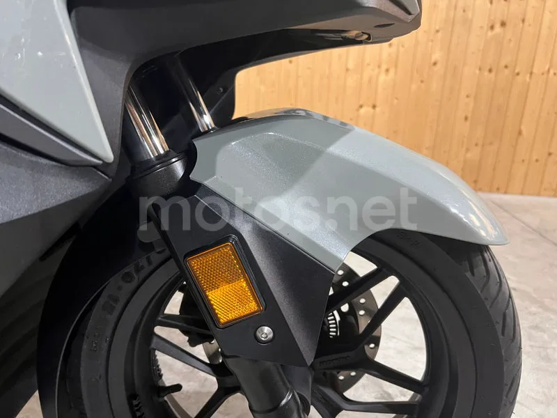 Honda Forza 125 - Vista 34
