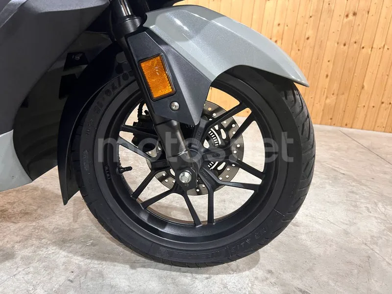 Honda Forza 125 - Vista 35
