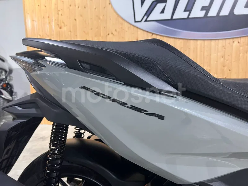 Honda Forza 125 - Vista 47
