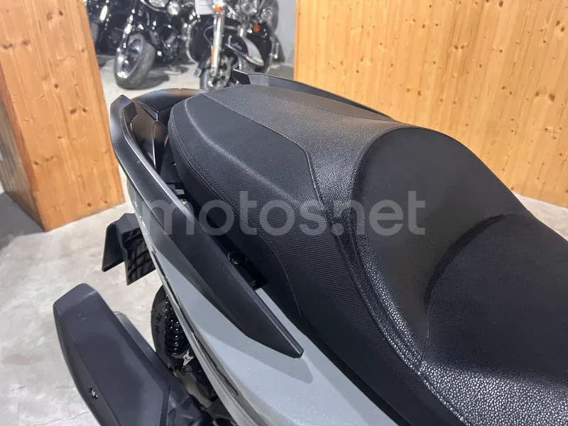 Honda Forza 125 - Vista 48