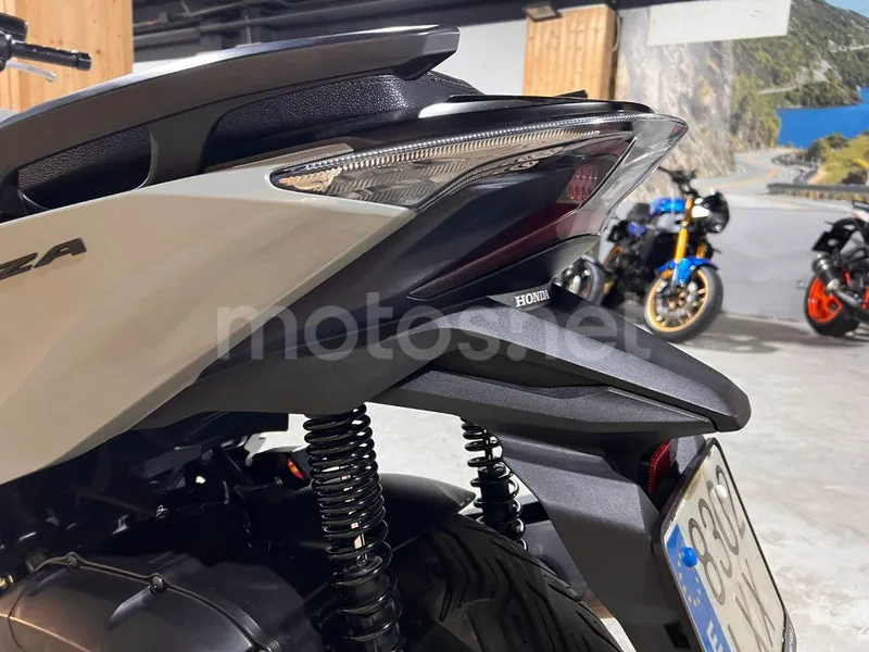 Honda Forza 125 - Vista 54