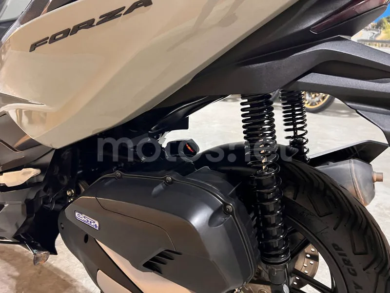 Honda Forza 125 - Vista 55