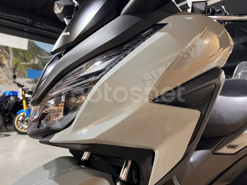 Honda Forza 125 - Vista 72
