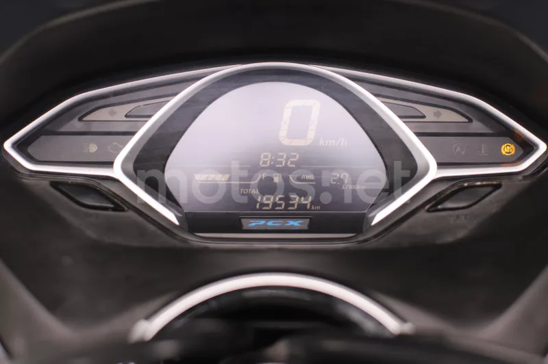 Honda PCX125 - Vista 6