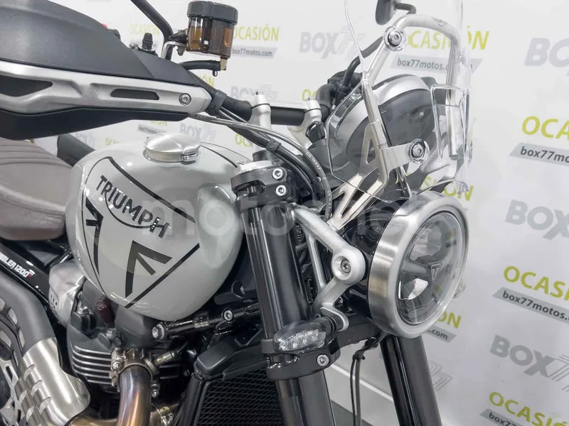 Triumph Scrambler 1200 - Vista 24