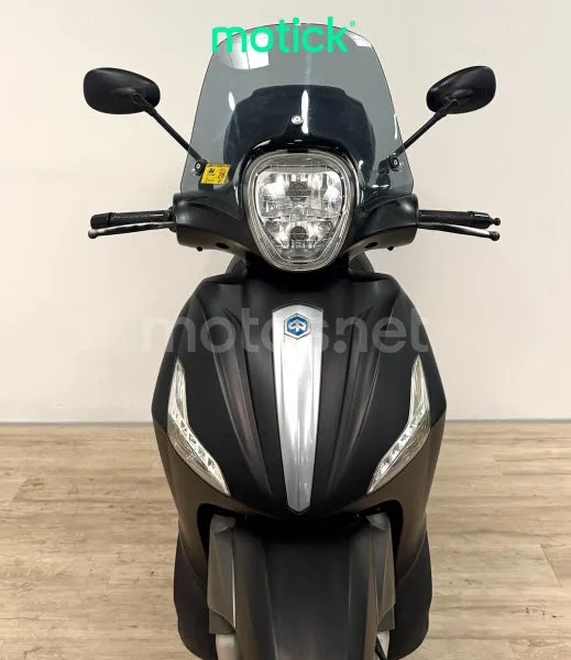 Piaggio Beverly 300 - Vista 9