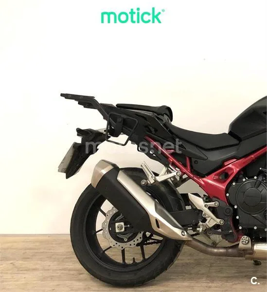 Honda CB750 Hornet - Vista 3