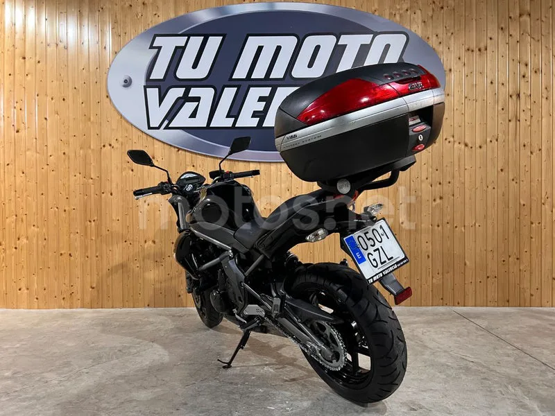 Kawasaki ER-6n - Vista 4