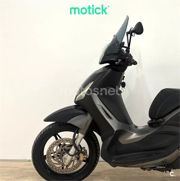 Piaggio Beverly 300 - Vista 6