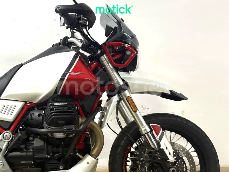Moto Guzzi V85 TT - Vista 3