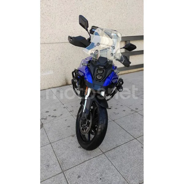 Suzuki V-Strom 800 - Vista 4