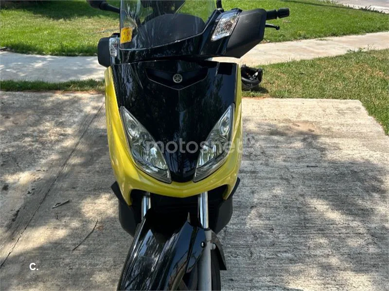 Yamaha XMAX 250 - Vista 5