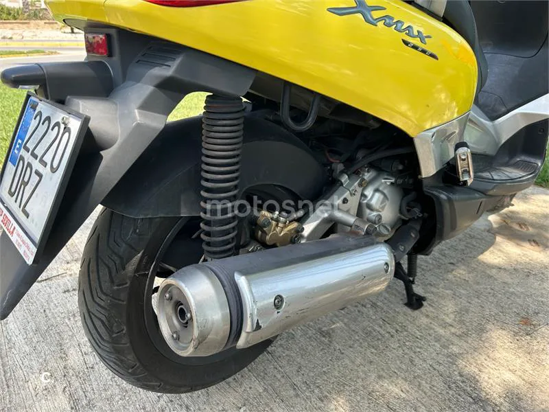 Yamaha XMAX 250 - Vista 6