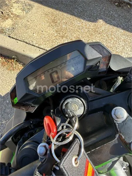 Kawasaki Z125 - Vista 9