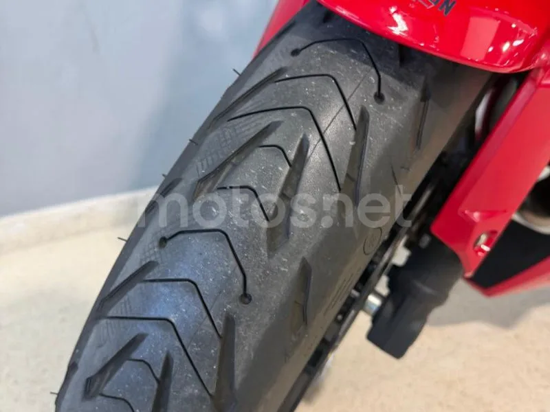 Honda CBR500R - Vista 3