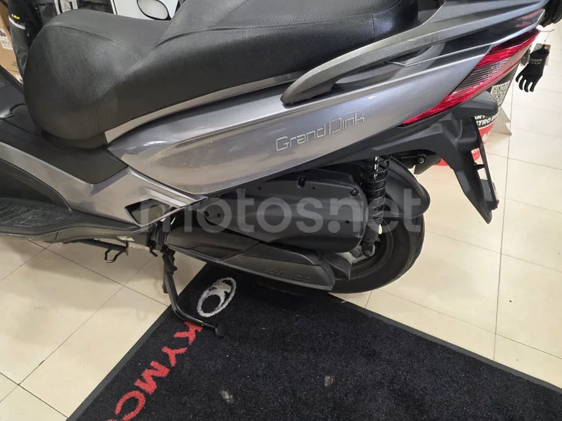 Kymco Grand Dink 300 - Vista 5