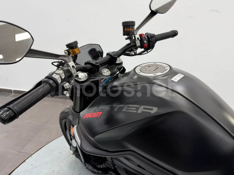 Ducati Monster - Vista 13