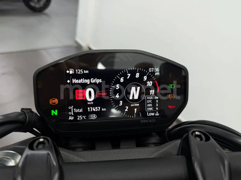 Ducati Monster - Vista 16