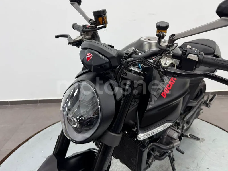 Ducati Monster - Vista 18