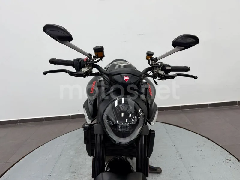 Ducati Monster - Vista 20