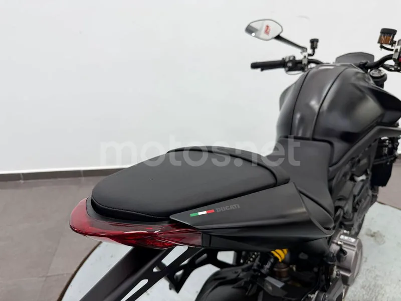 Ducati Monster - Vista 6