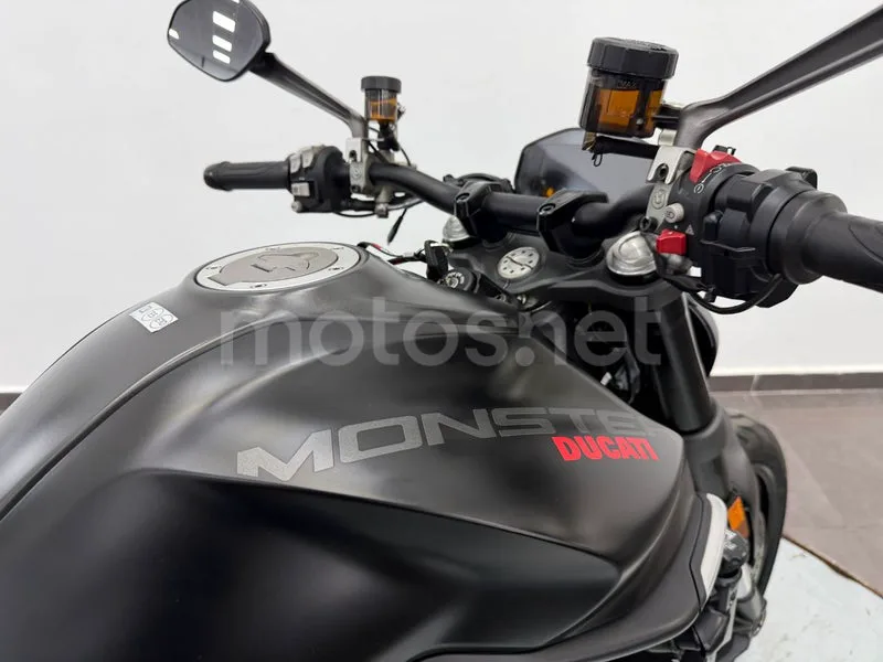 Ducati Monster - Vista 7