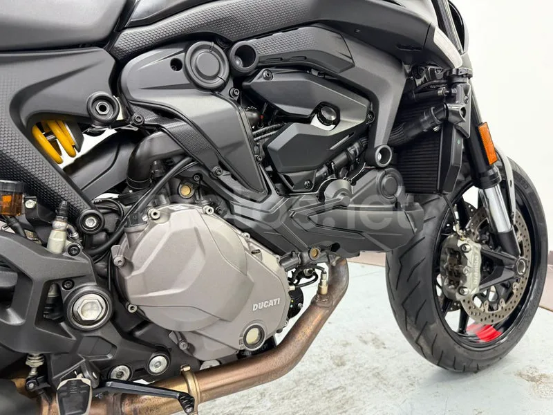Ducati Monster - Vista 8