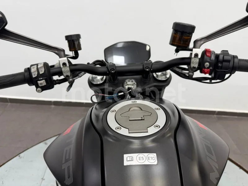 Ducati Monster - Vista 10