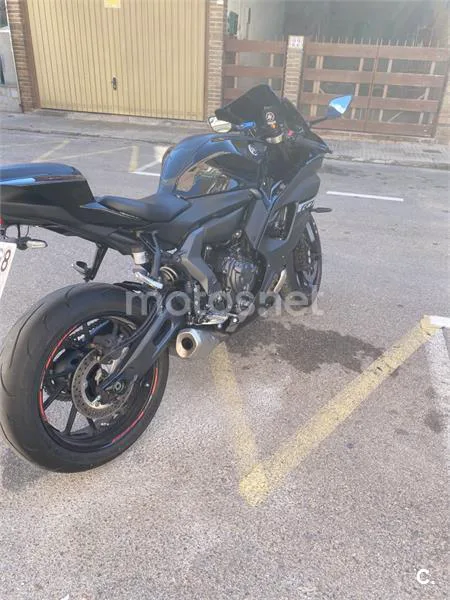 Yamaha YZF-R7 - Vista 7