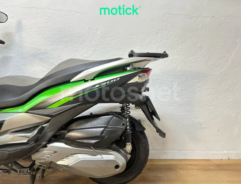 Kawasaki J300 - Vista 9