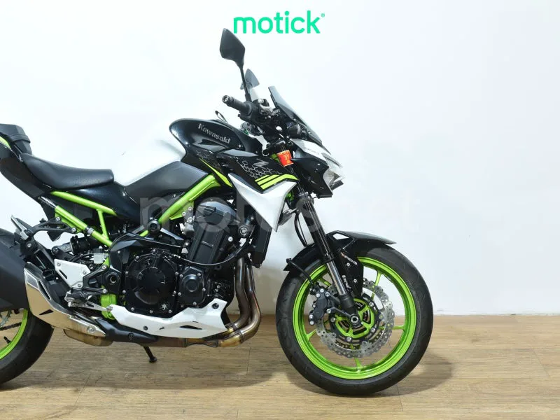 Kawasaki Z900 - Vista 4