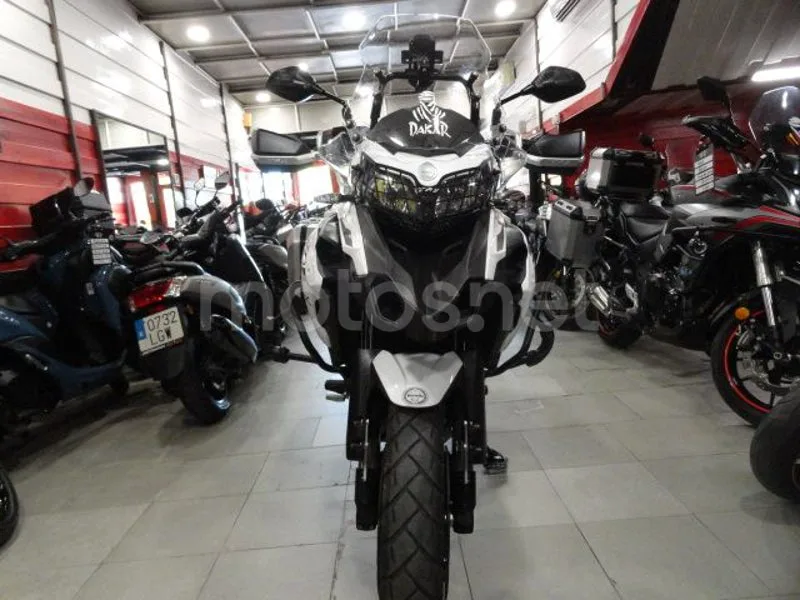 Benelli TRK 502 - Vista 5