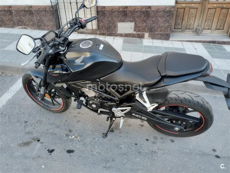 Honda CB125R - Vista 6