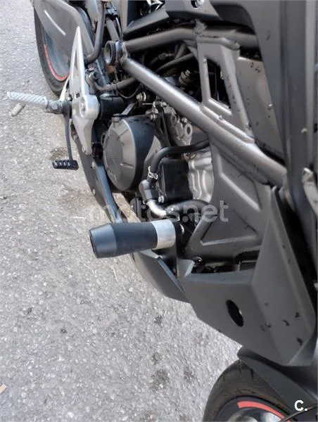 Honda CB125R - Vista 8