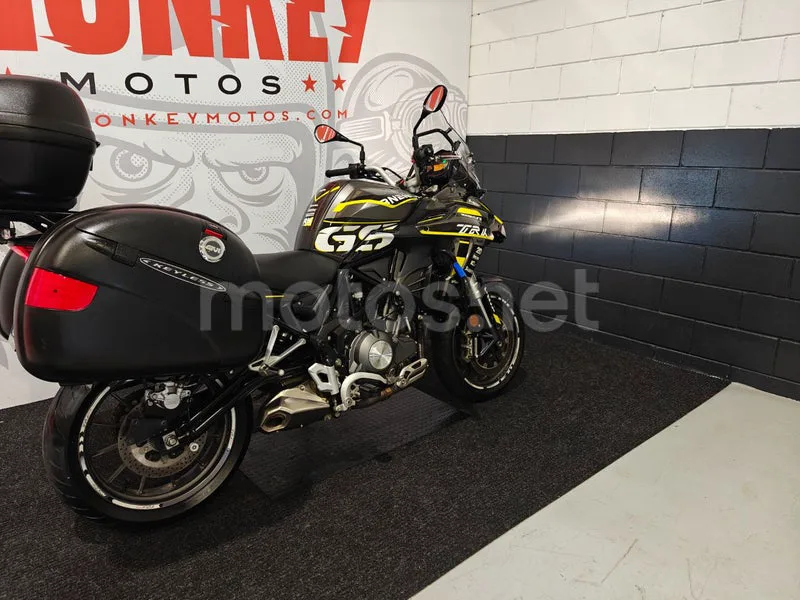 Benelli TRK 502 - Vista 3