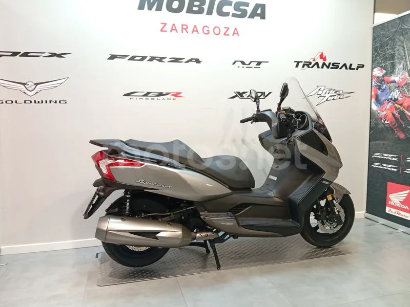 Kymco Super Dink 300 - Vista 6