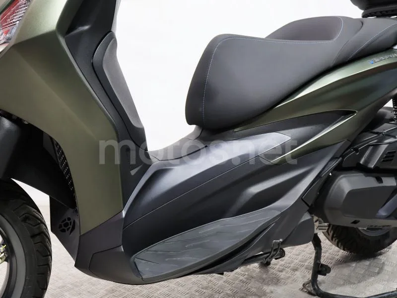 Piaggio Beverly S 400 - Vista 13