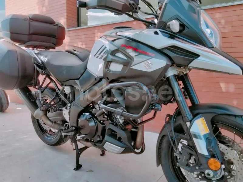 Suzuki V-Strom 1000XT - Vista 24