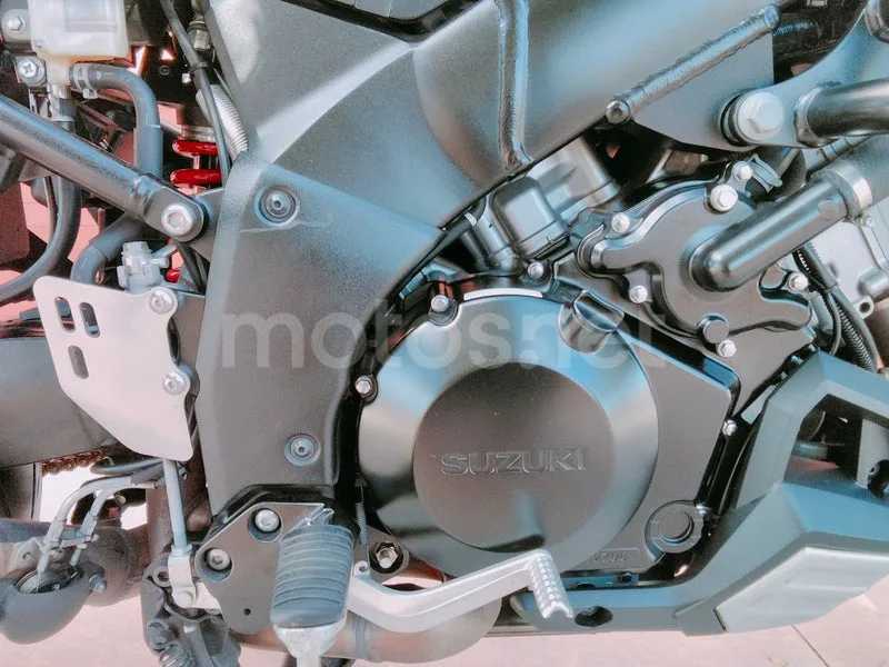 Suzuki V-Strom 1000XT - Vista 26