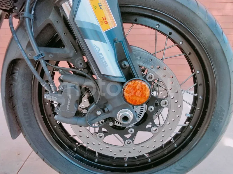 Suzuki V-Strom 1000XT - Vista 27