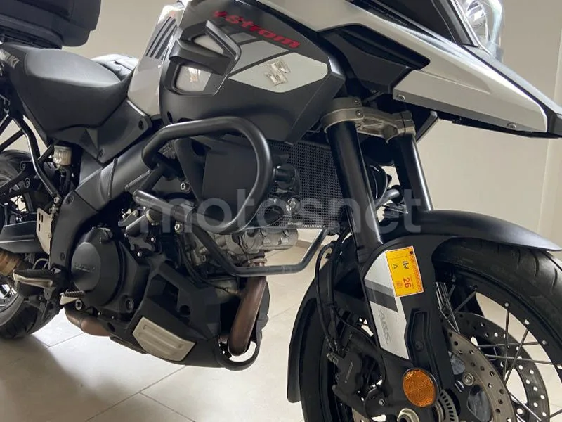 Suzuki V-Strom 1000XT - Vista 4